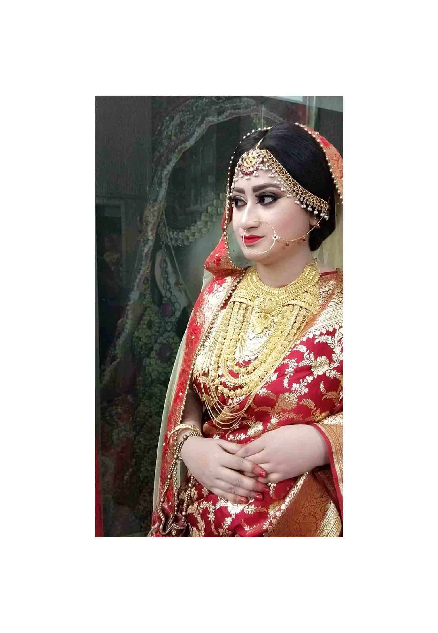 Attractive bridal wedding makeup