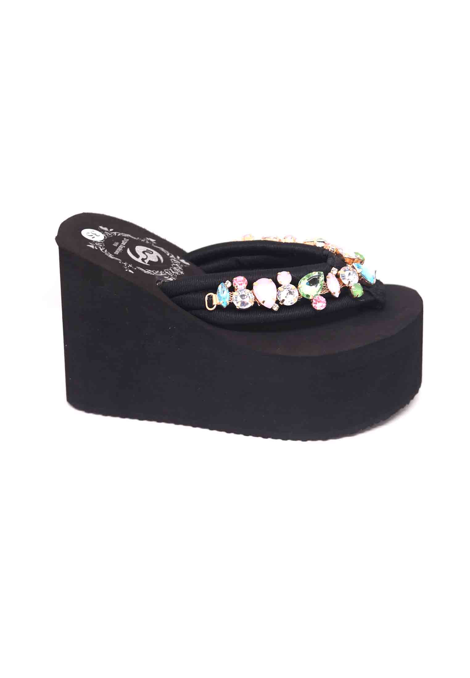 Balanced Shoe Made of Heel
