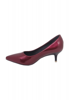 Maroon Pointed Glass Cut Shoe