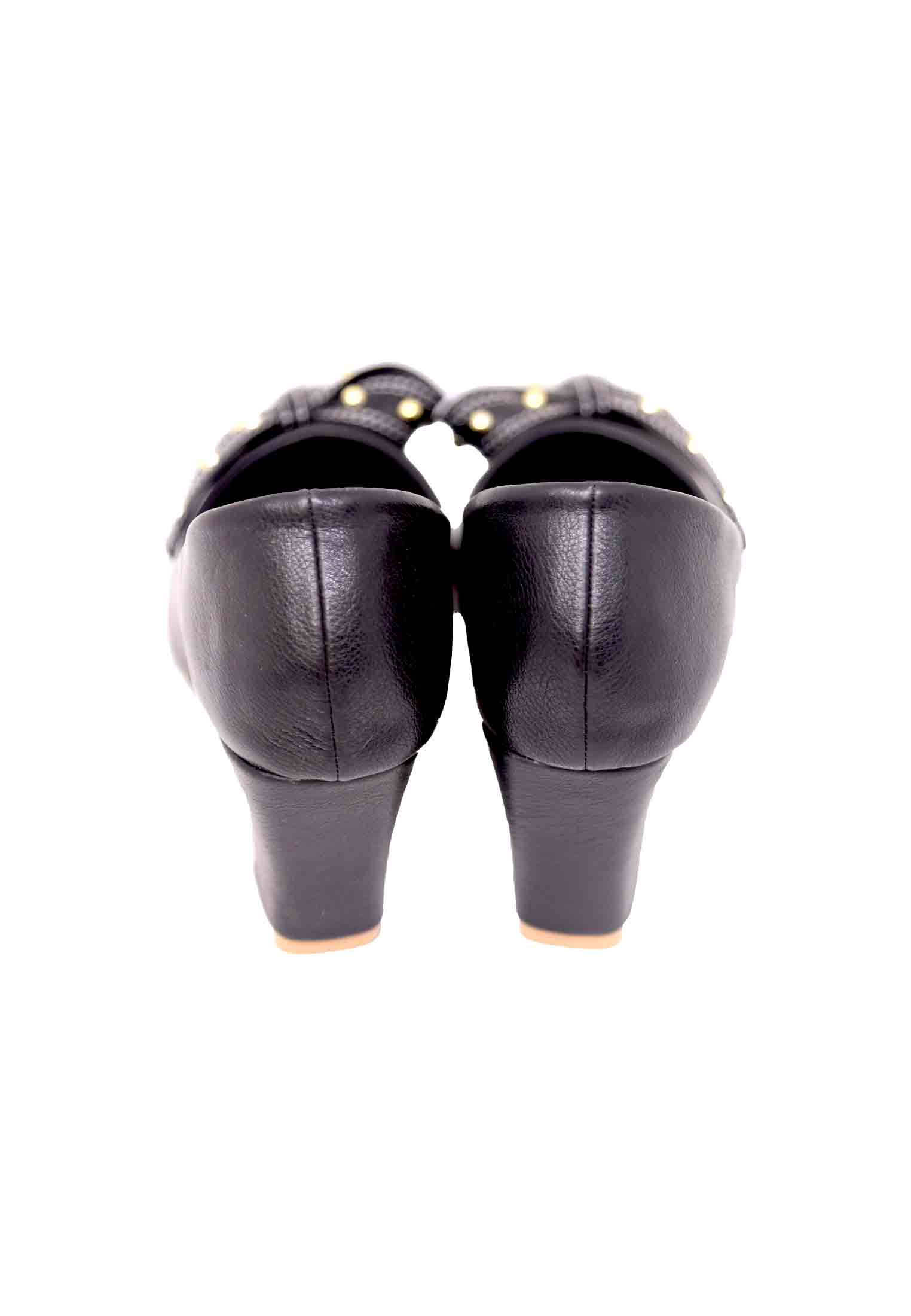 black box heel sandals