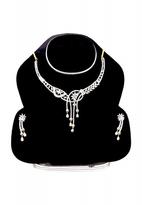 Indian Round Shaped Diamond Cut Necklace