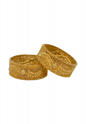 Unique Design Gold Plated Churi