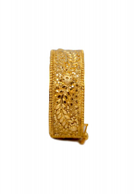 Unique Design Gold Plated Churi