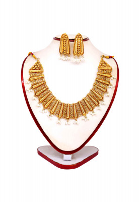 Hasly Necklace Set