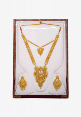 V Shaped Gold Work Bridal Necklace Set