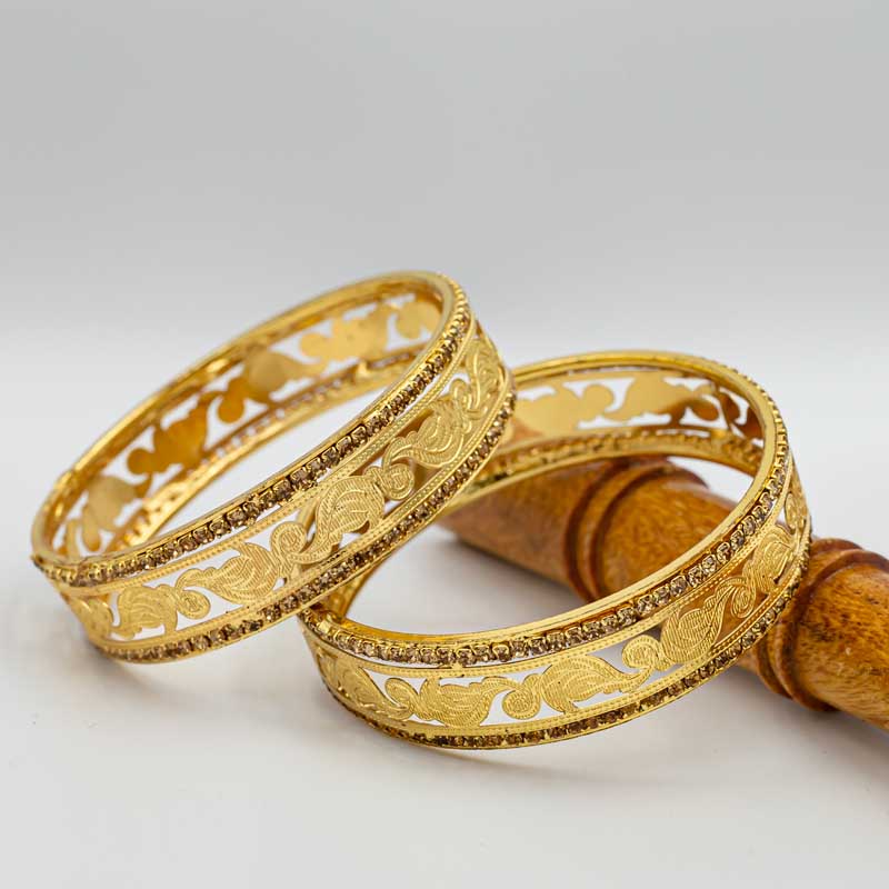 Golden bangnes Churi